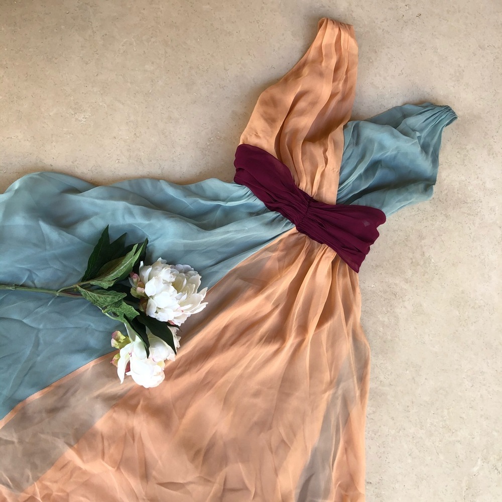 💥Make An Offer💥 Miguelina Silk Gown